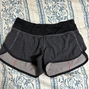 Grey low rise 2.5 speed ups lululemon size 2